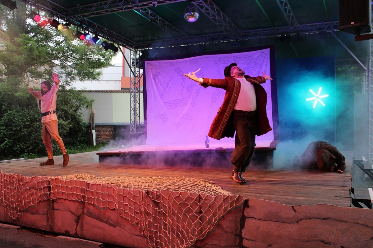 Compagnie de Comedie, &copy; Compagnie de Comedie