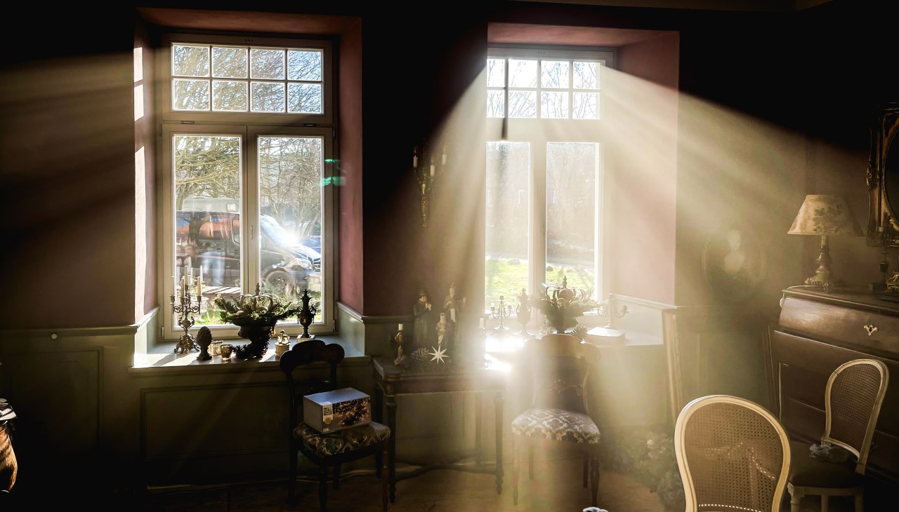 Wie einladend: Ferienwohnung im Gutshaus Madsow mit Sonnenstrahlen, © Gutshaus Madsow / Familie Schapp Wie einladend: Ferienwohnung im Gutshaus Madsow mit Sonnenstrahlen, © Gutshaus Madsow / Familie Schapp