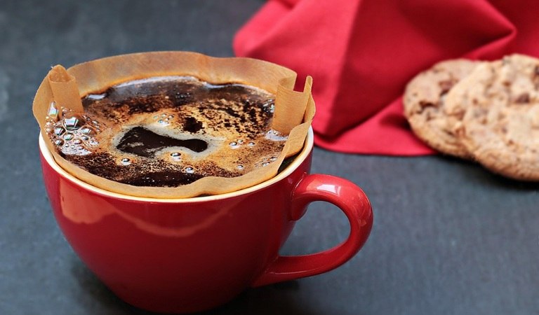 Weihnachtsdeko basteln mit Kaffeefiltern, © basteln_co_pixabay.jpg Weihnachtsdeko basteln mit Kaffeefiltern, © basteln_co_pixabay.jpg