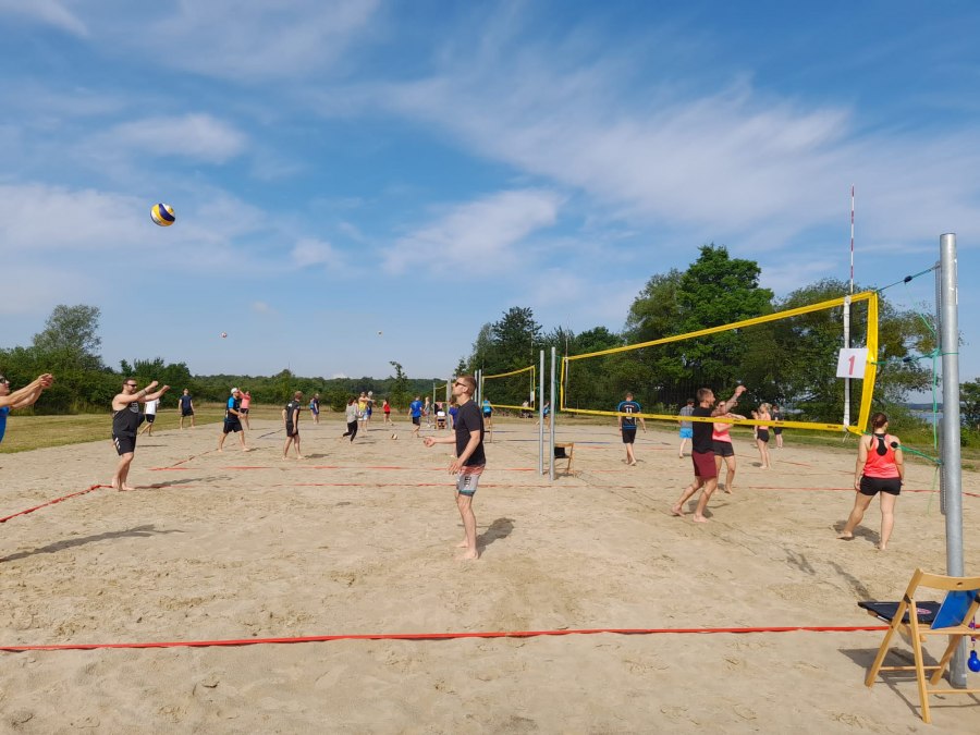 Beachvolleyballfelder Strandbad "Mili" - 1. Mittsommer Beachparty, © TDG Rechlin mbH Beachvolleyballfelder Strandbad "Mili" - 1. Mittsommer Beachparty, © TDG Rechlin mbH