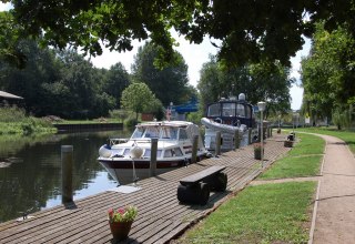 Ein gepflegter Rastplatz l&auml;dt Wasserwanderer zum Verweilen ein., &copy; Gabriele Skorupski