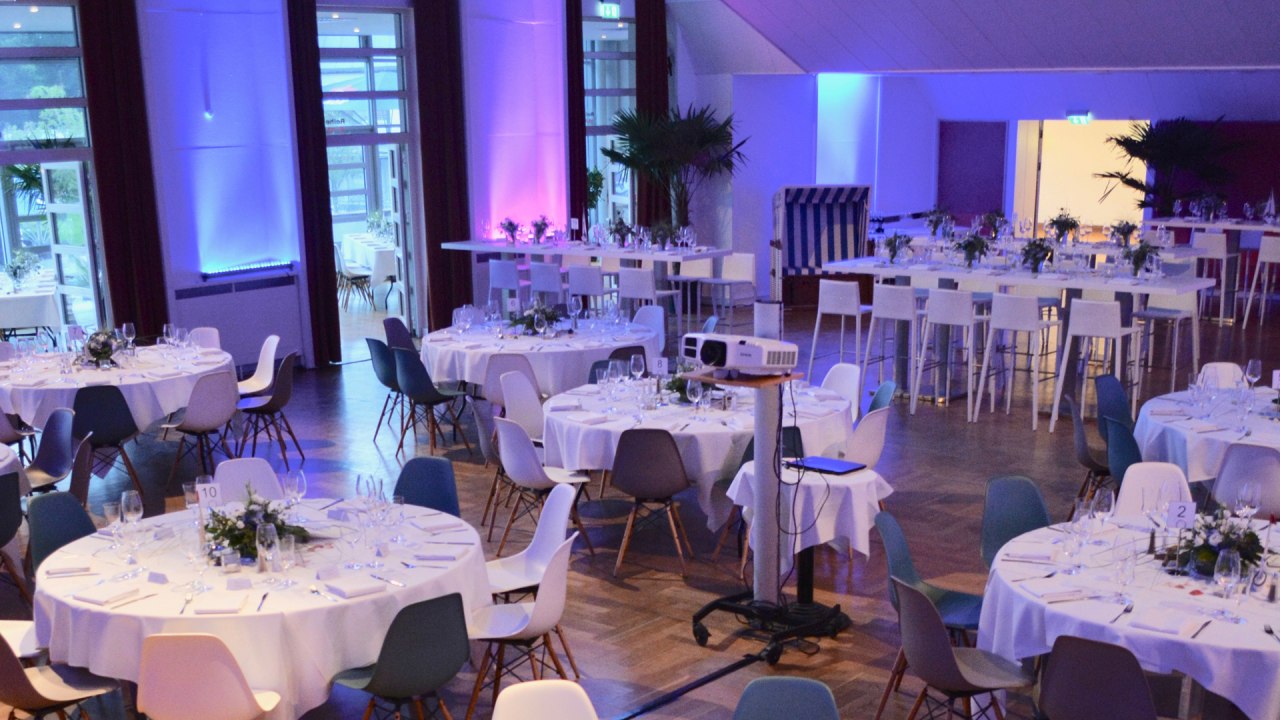 Kurhaussaal // &copy; Kurhaus Warnem&uuml;nde