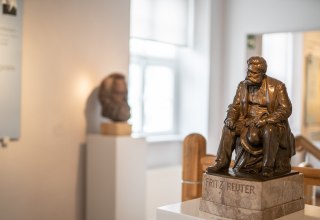 Figur des Schriftstellers // © Tobias Kramer Figur des Schriftstellers // © Tobias Kramer