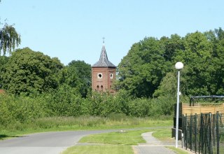 Au&szlig;enansicht des Kirchturms, &copy; Sabrina Wittkopf-Schade