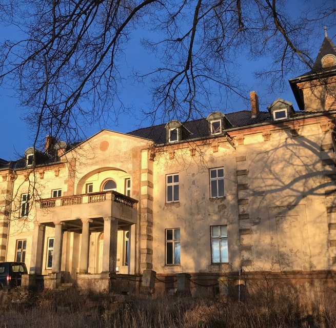 Schloß Hohenbrünzow: Ein neuer Frühling kommt ... // © Gernot Pohl 2019 Schloß Hohenbrünzow: Ein neuer Frühling kommt ... // © Gernot Pohl 2019