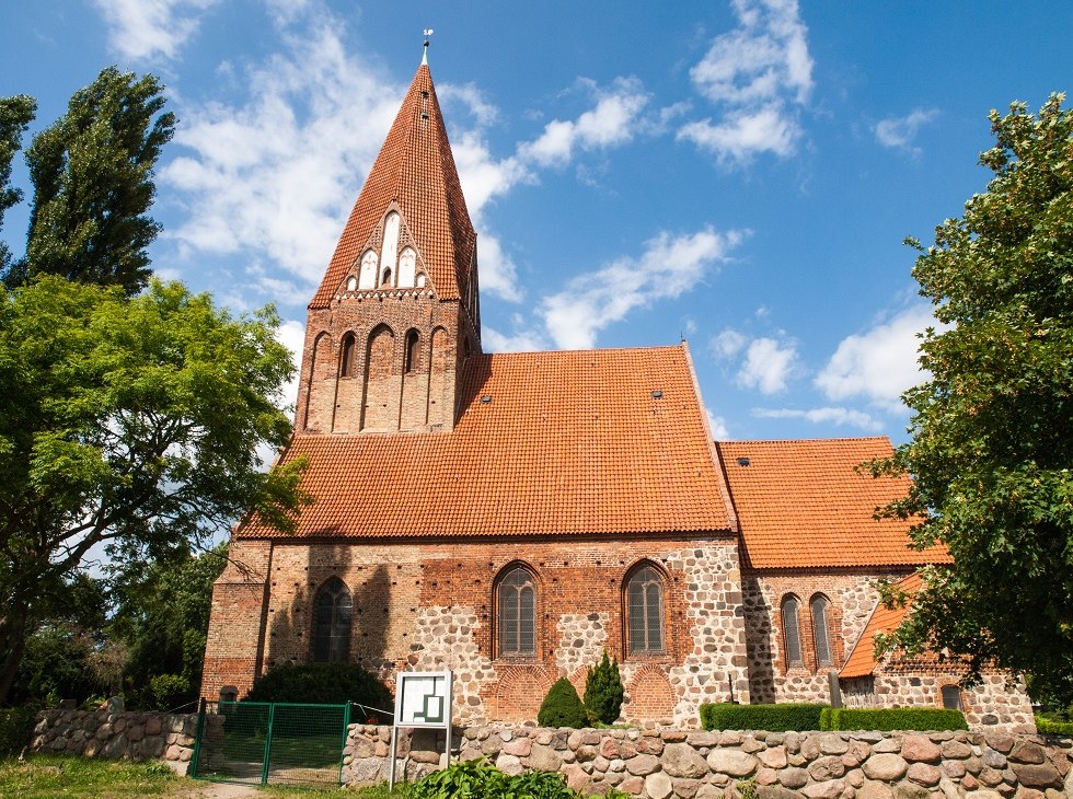 Kirche von der Südseite fotografiert, © Frank Burger Kirche von der Südseite fotografiert, © Frank Burger