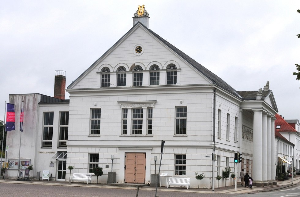 Das klassizistische Theater der Stadt Putbus. // © Tourismuszentrale Rügen Das klassizistische Theater der Stadt Putbus. // © Tourismuszentrale Rügen