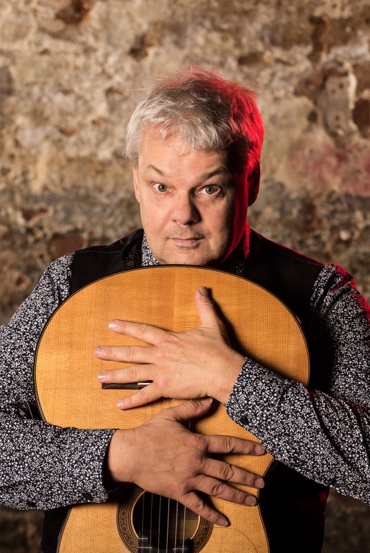 Gitarrist Roger Tristao // © © Betty Pabst Gitarrist Roger Tristao // © © Betty Pabst
