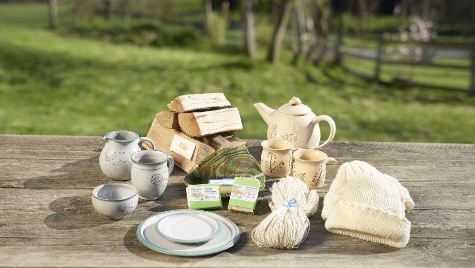 In den Biosphären-Regalen finden Sie neben hochwertigen Lebensmitteln auch ausgewähltes Kunsthandwerk., © Förderverein Biosphäre Elbe MV e.V./Lightmark In den Biosphären-Regalen finden Sie neben hochwertigen Lebensmitteln auch ausgewähltes Kunsthandwerk., © Förderverein Biosphäre Elbe MV e.V./Lightmark