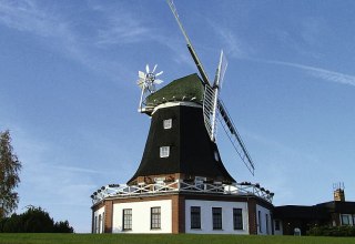 Beliebtes Ausflugsziel und Wahrzeichen von Kl&uuml;tz ist die Holl&auml;nderwindm&uuml;hle // &copy; Stadtinformation Kl&uuml;tz