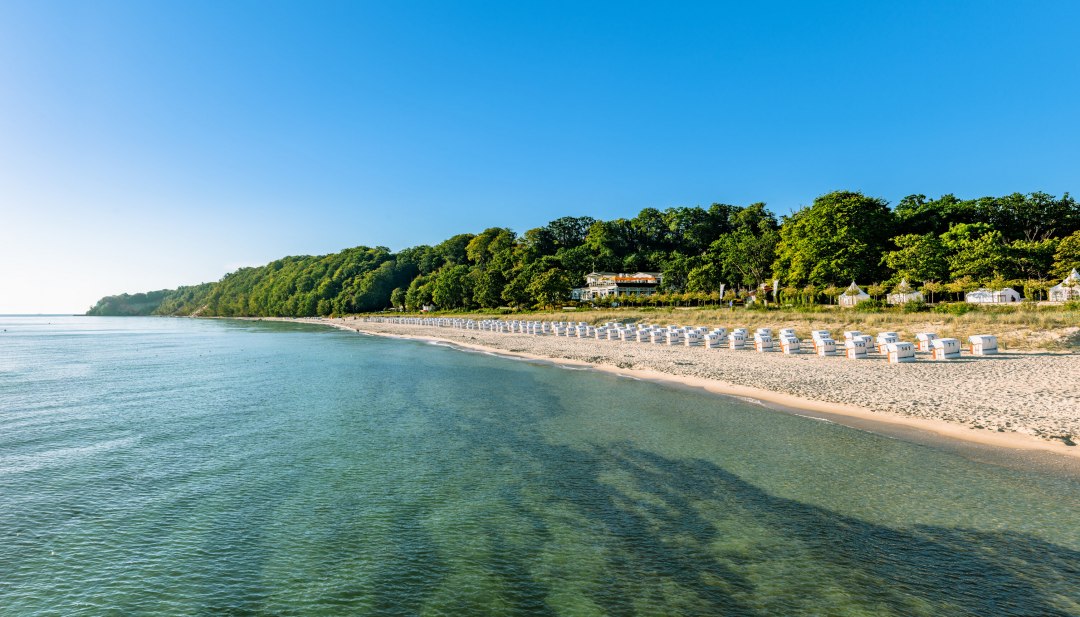 Wer an R&uuml;gen denkt, der sieht weite Sandstr&auml;nde, klares Ostseewasser und sattgr&uuml;ne Buchenw&auml;lder vor sich. Die Insel hat aber noch so viel mehr zu bieten. Die Ostseeinsel hat mit G&ouml;hren das einzige Seebad Deutschlands, das gleichzeitig Kneipp-Kurort ist., &copy; TMV/Tiemann
