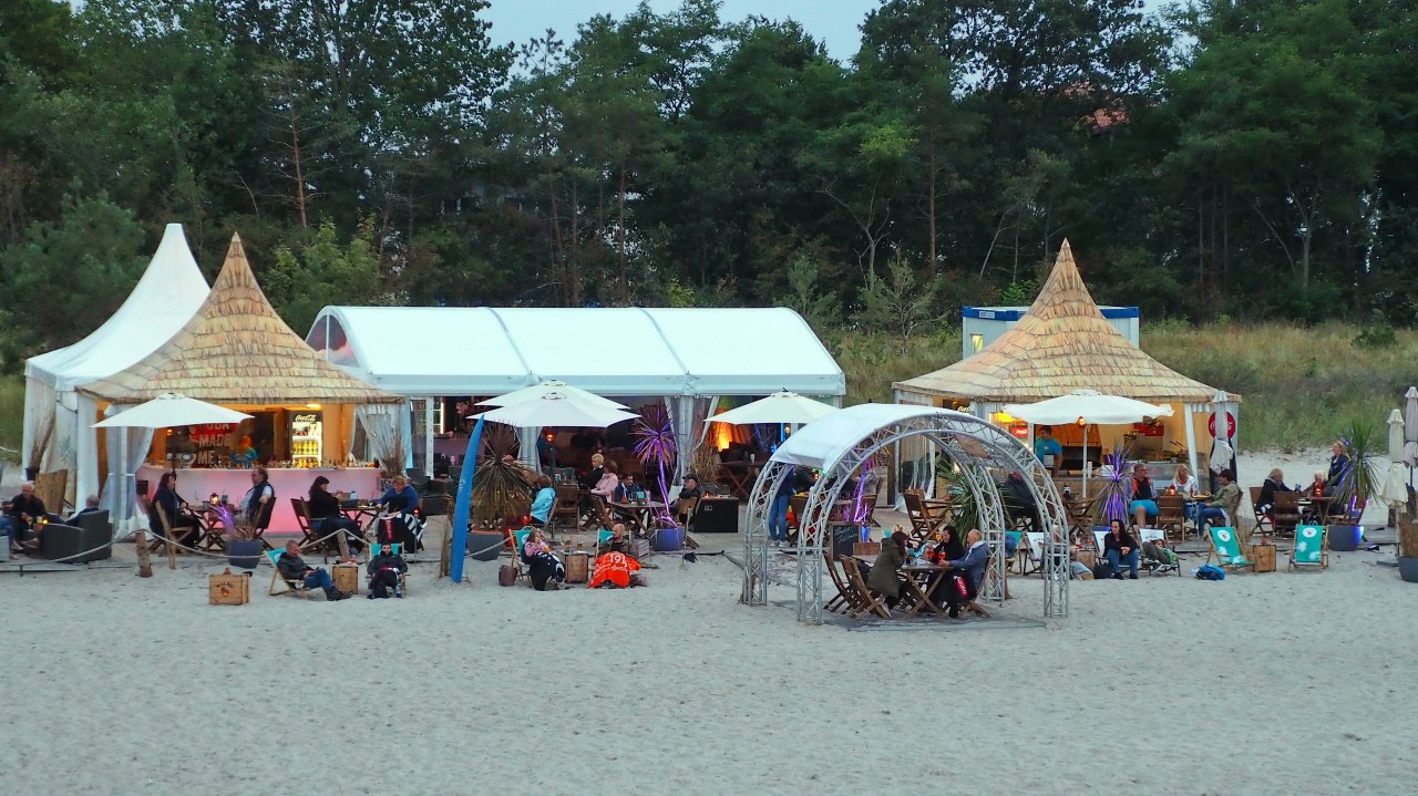 Dämmerung in der Beach Lounge Boltenhagen // © KV Boltenhagen Dämmerung in der Beach Lounge Boltenhagen // © KV Boltenhagen