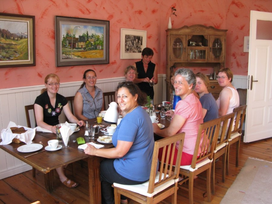 Gasten aan de ontbijttafel, © Andreas Libor Gasten aan de ontbijttafel, © Andreas Libor