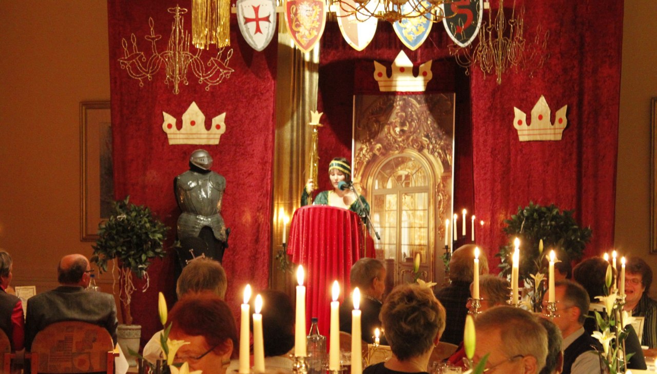 Gaumenfreuden gepaart mit Witz und einem exzellenten Service beim Wintertheater im Parkhotel Klüschenberg, © Parkhotel Klüschenberg