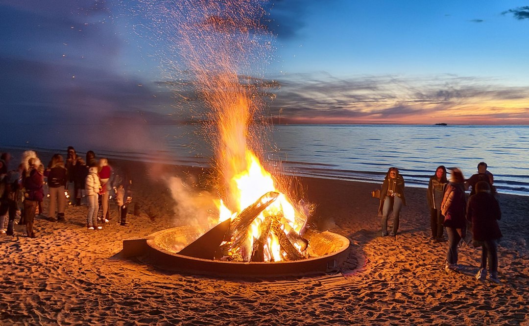 Strandfeuer mit DJ NiNox, &copy; Strandfeuer.jpg