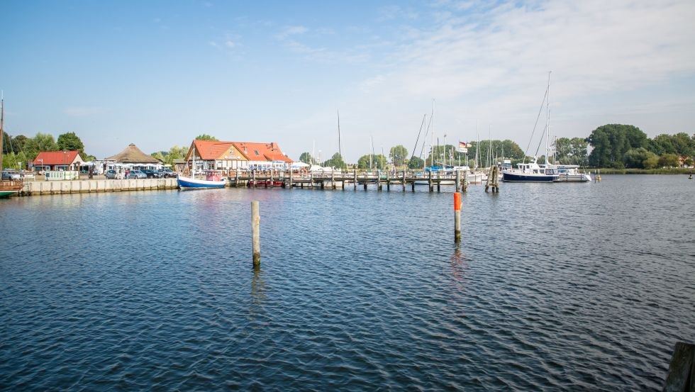 Hier finden täglich Fahrten von und nach Wismar statt, © Liene Photografie Nadine Sorgenfried Hier finden täglich Fahrten von und nach Wismar statt, © Liene Photografie Nadine Sorgenfried