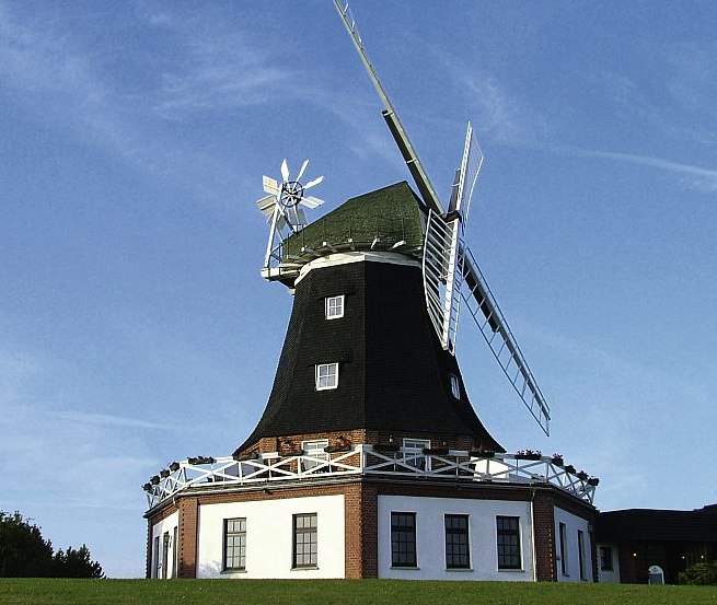 Beliebtes Ausflugsziel und Wahrzeichen von Kl&uuml;tz ist die Holl&auml;nderwindm&uuml;hle // &copy; Stadtinformation Kl&uuml;tz