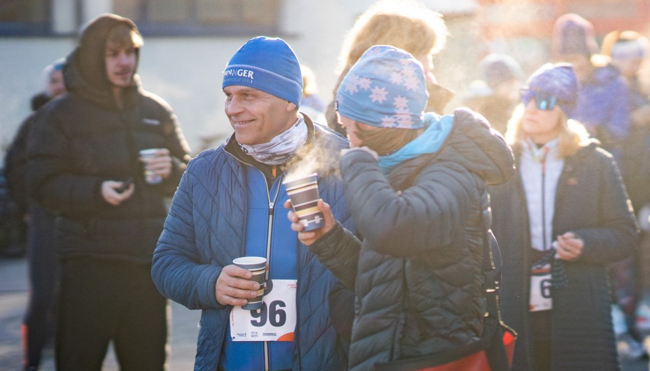 Praat bij met vrienden en familie aan de finish met koffie, thee en cake van de Rostock City Mission, © Rostocker Citylauf e.V. Praat bij met vrienden en familie aan de finish met koffie, thee en cake van de Rostock City Mission, © Rostocker Citylauf e.V.