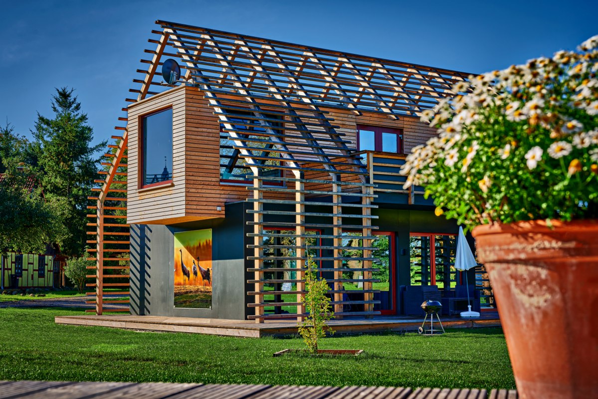 Moderne Chalets auf dem Gelände des Bernsteinschlosses Wendorf // © Bernsteinreiter Moderne Chalets auf dem Gelände des Bernsteinschlosses Wendorf // © Bernsteinreiter