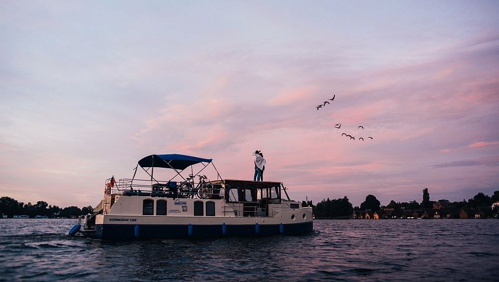 Abendstimmung auf dem Hausboot bei Mirow // © MV-T/Gänsicke Abendstimmung auf dem Hausboot bei Mirow // © MV-T/Gänsicke