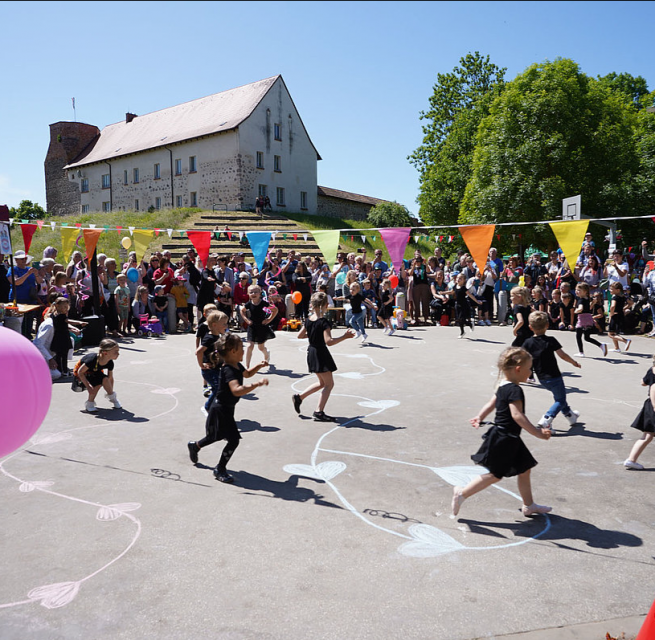 &copy; Burgverein Wesenberg e.V.