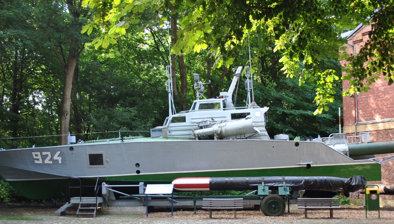 Kleines Torpedoschnellboot der NVA auf dem Freigel&auml;nde im Marinemuseum auf der Insel D&auml;nholm bei Stralsund, &copy; STRALSUND MUSEUM
