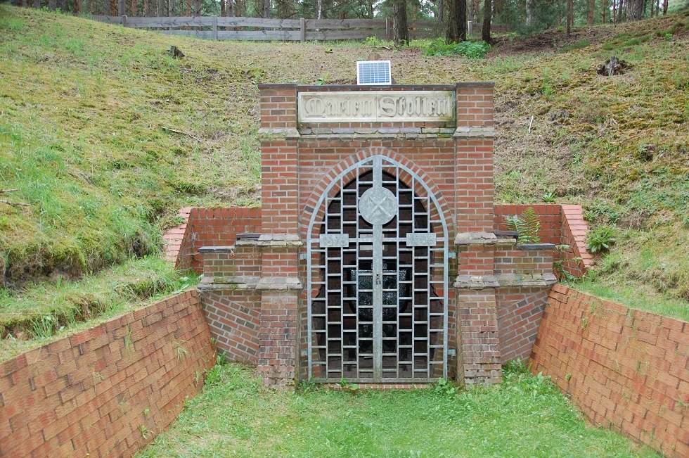 Das restaurierte Mundloch des Marienstollens erinnert an den Bergbau bei Malliß. // © Gabriele Skorupski Das restaurierte Mundloch des Marienstollens erinnert an den Bergbau bei Malliß. // © Gabriele Skorupski
