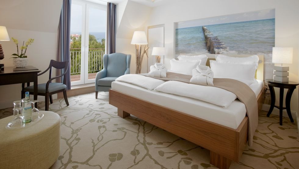 Kamervoorbeeld tweepersoonskamer deluxe // &copy; Upstalsboom Hotelresidenz & SPA K&uuml;hlungsborn