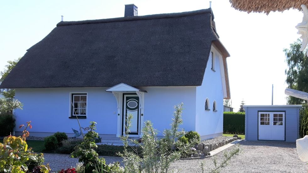 Außenansicht Ferienhaus Seeschwalbe // © Ferienhäuser Salzhaff-Romantik Außenansicht Ferienhaus Seeschwalbe // © Ferienhäuser Salzhaff-Romantik