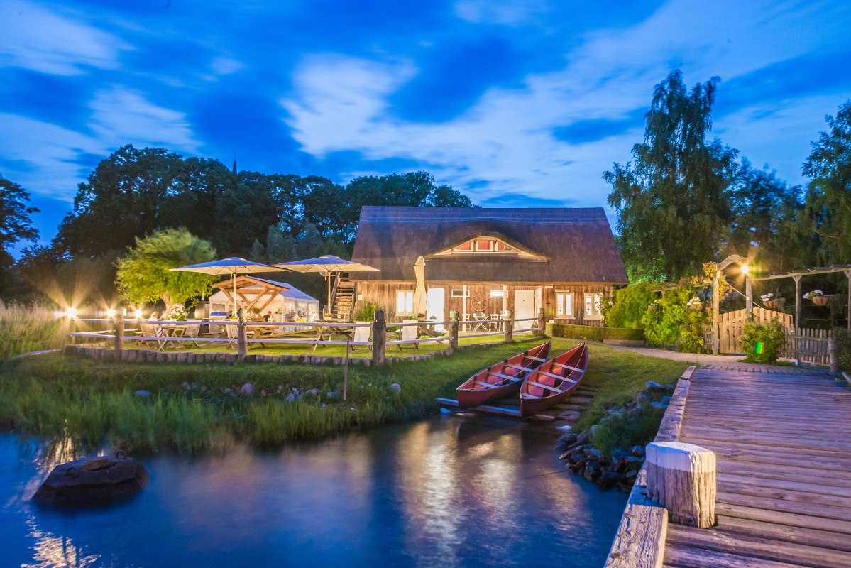 Naturhafen Krummin bei Abendlicht // © Naturhafen-Krummin GmbH Naturhafen Krummin bei Abendlicht // © Naturhafen-Krummin GmbH