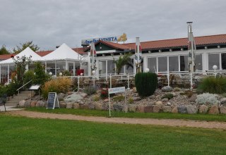 Der Inselhof von der Achterwasserseite // © MV-T/Fischer Der Inselhof von der Achterwasserseite // © MV-T/Fischer