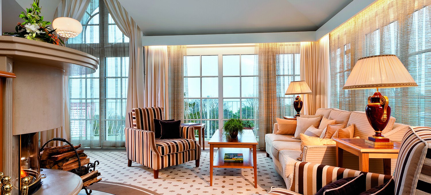 &copy; DSR Hotel Holding GmbH