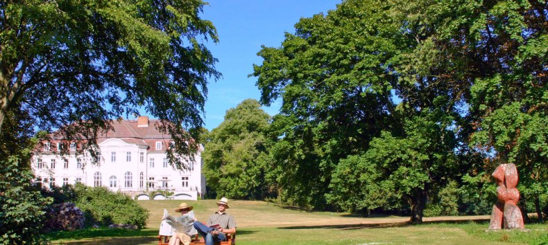 Relaxen in der Parkanlage von Schloss Zinzow // © Schloss Zinzow Relaxen in der Parkanlage von Schloss Zinzow // © Schloss Zinzow