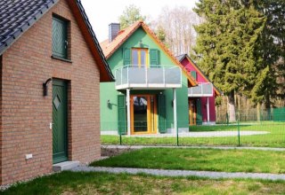 Zwei komfortable Ferienhäuser mit gemeinsamen Sauna-Häuschen // © little garden Ferienhäuser Zwei komfortable Ferienhäuser mit gemeinsamen Sauna-Häuschen // © little garden Ferienhäuser