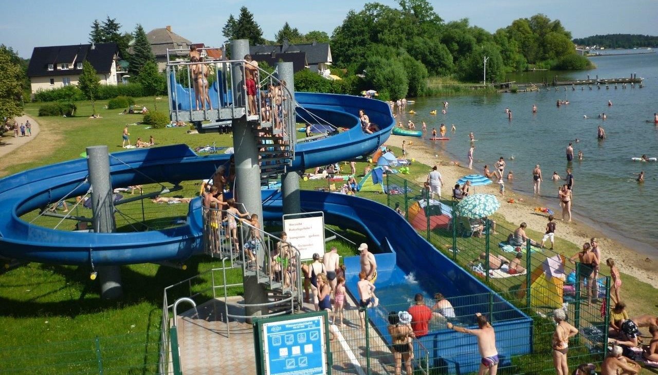 Wasserrutsche Volksbad, &copy; Stadt Waren (M&uuml;ritz)