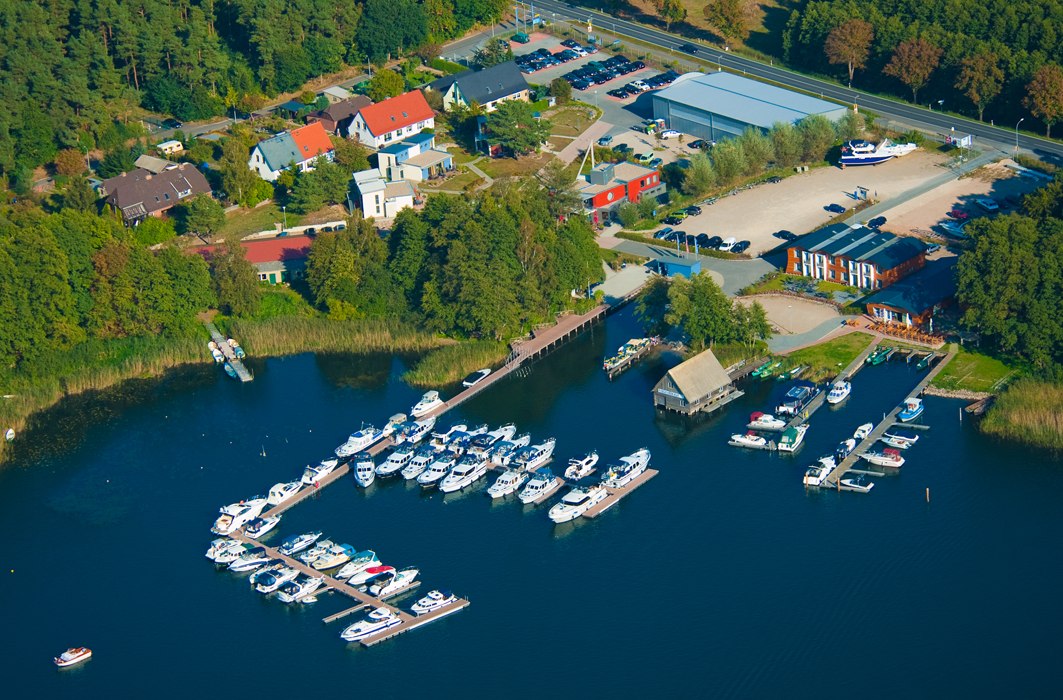 Die Marina Eldenburg mit ihrer Steganlage // © S. Schulz Die Marina Eldenburg mit ihrer Steganlage // © S. Schulz