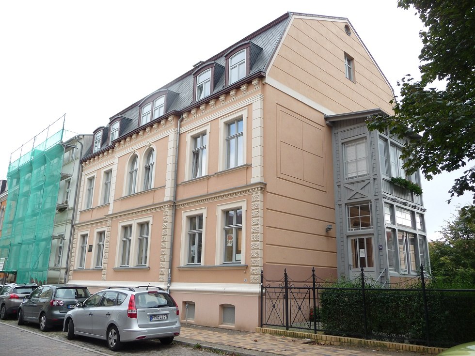 Au&szlig;enansicht des Hauses // &copy; Sabrina Wittkopf-Schade