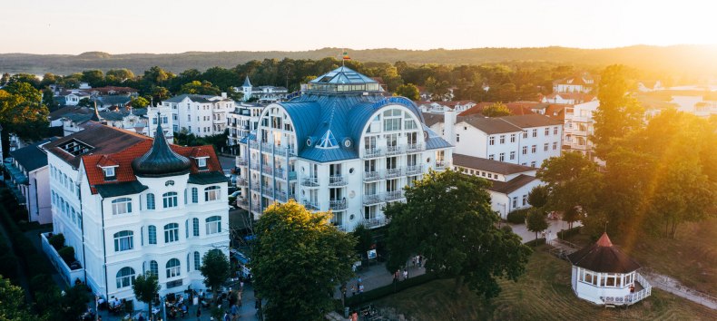 Das "Hotel am Meer" reizt mit seiner N&auml;he zum Ostseestrand, seinem Wellnessbereich und der Blue Moon Lounge mit Panoramablick auf dem Dach. // &copy; MV-T/Friedrich
