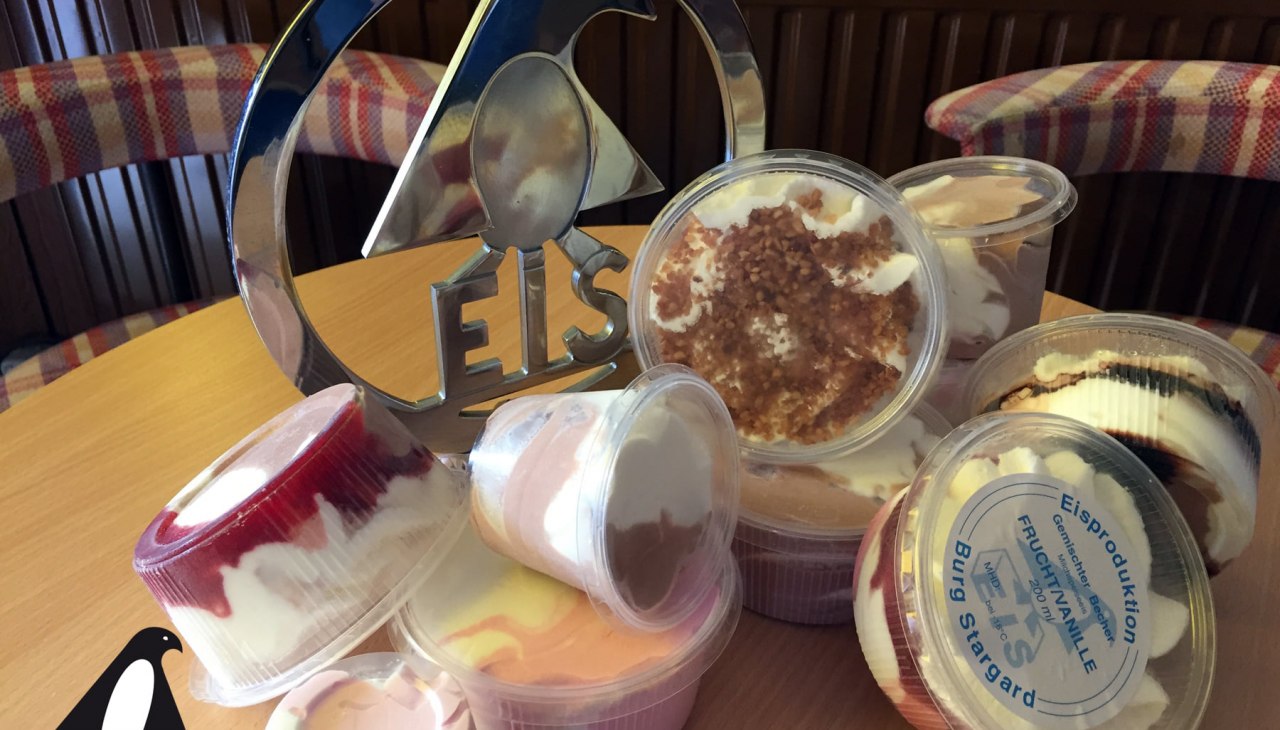 Pinguin Eisdiele in Burg Stargard, © Eisdiele Burg Stargard Pinguin Eisdiele in Burg Stargard, © Eisdiele Burg Stargard