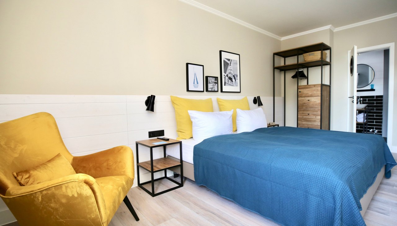 Beispielbild Kabine & Koje - Möbel aus Holz & Stahl im Retrolook sowie bequeme Sitzmöbel, © Henry Böhm Beispielbild Kabine & Koje - Möbel aus Holz & Stahl im Retrolook sowie bequeme Sitzmöbel, © Henry Böhm