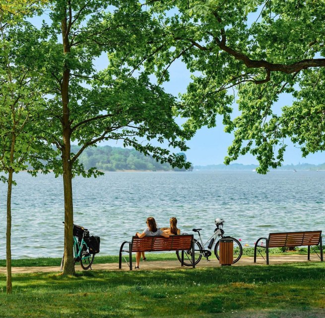 Die Ruhe genie&szlig;en beim Blick auf die M&uuml;ritz // &copy; MV-T/Tiemann