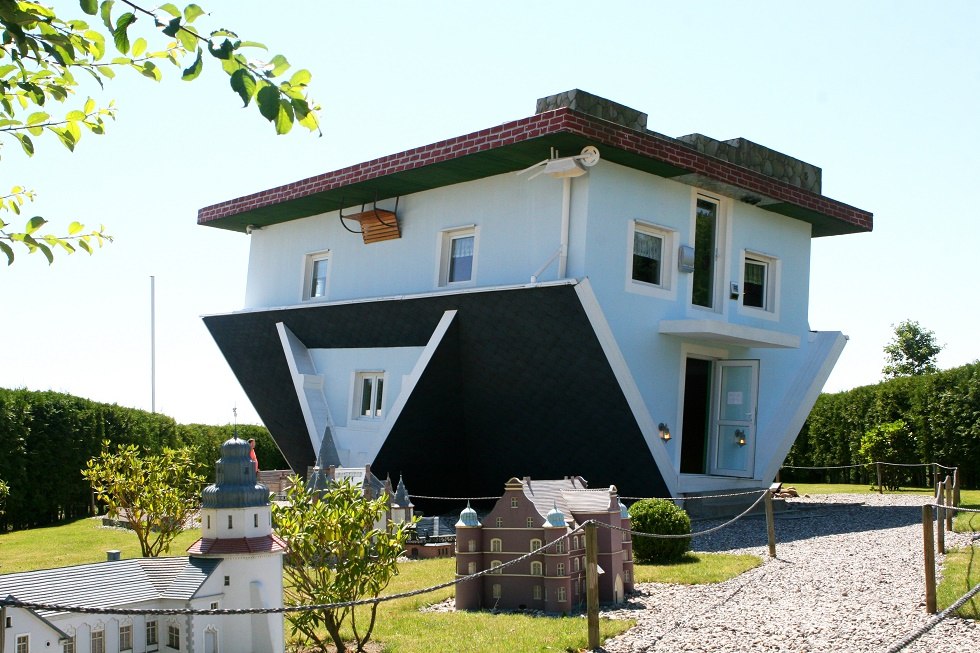 Die Welt steht Kopf in Trassenheide // &copy; Sabrina Wittkopf-Schade