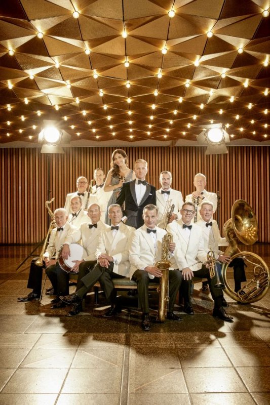 Max Raabe & Palast Orchester // © Gregor Hohenberg Max Raabe & Palast Orchester // © Gregor Hohenberg