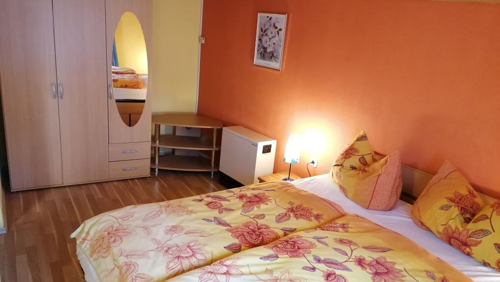 &copy; G&uuml;nter Schubert