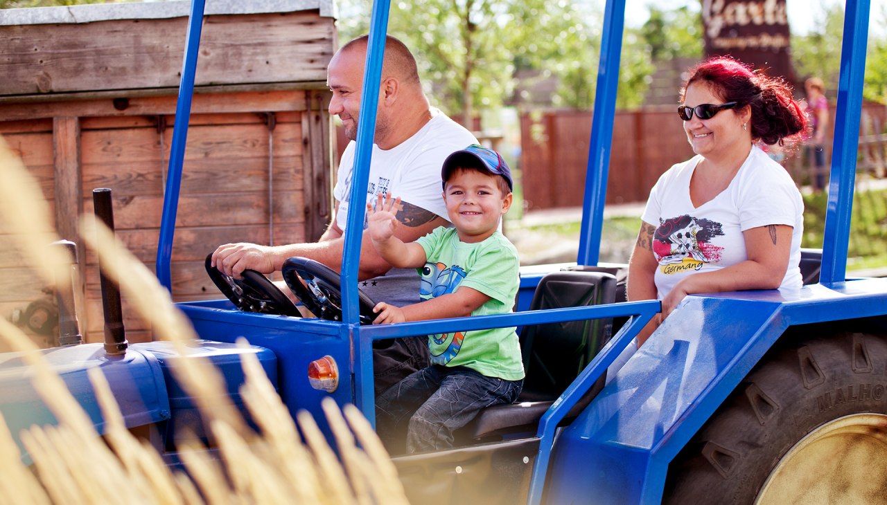 Traktorbahn, © Karls Erlebnis-Dorf Traktorbahn, © Karls Erlebnis-Dorf