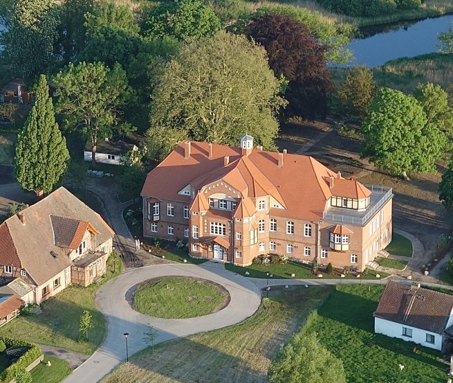 Einmal wie ein Gutsherr fühlen - Der ganz besondere Urlaub im Schloss // © Schloss Pütnitz Einmal wie ein Gutsherr fühlen - Der ganz besondere Urlaub im Schloss // © Schloss Pütnitz