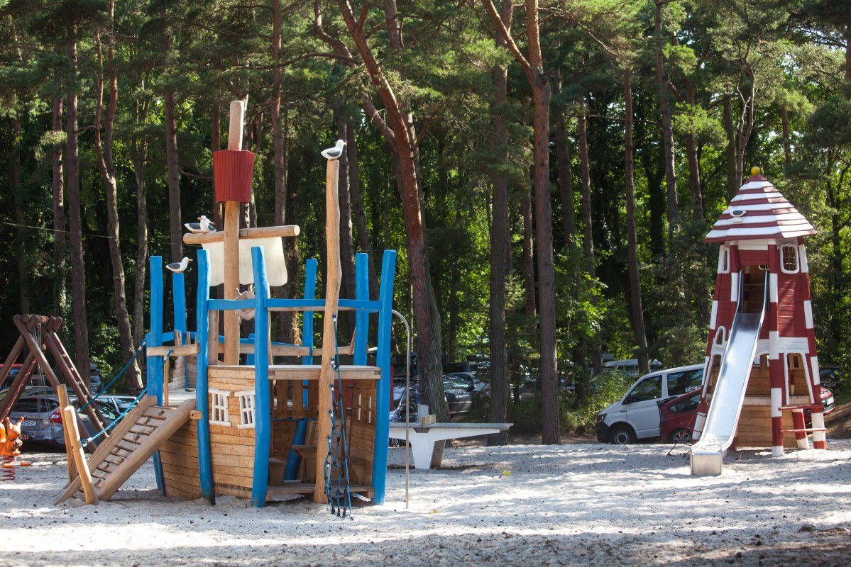 Spielplatz // &copy; Tina Pei&szlig;ker