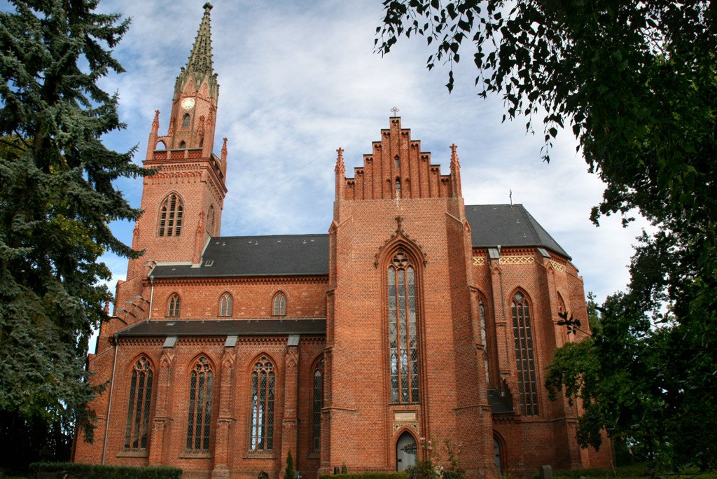 Schlieffenberg - Südansicht mit sanierten Dächern und Fassade, © Kirchgemeinde Wattmannshagen