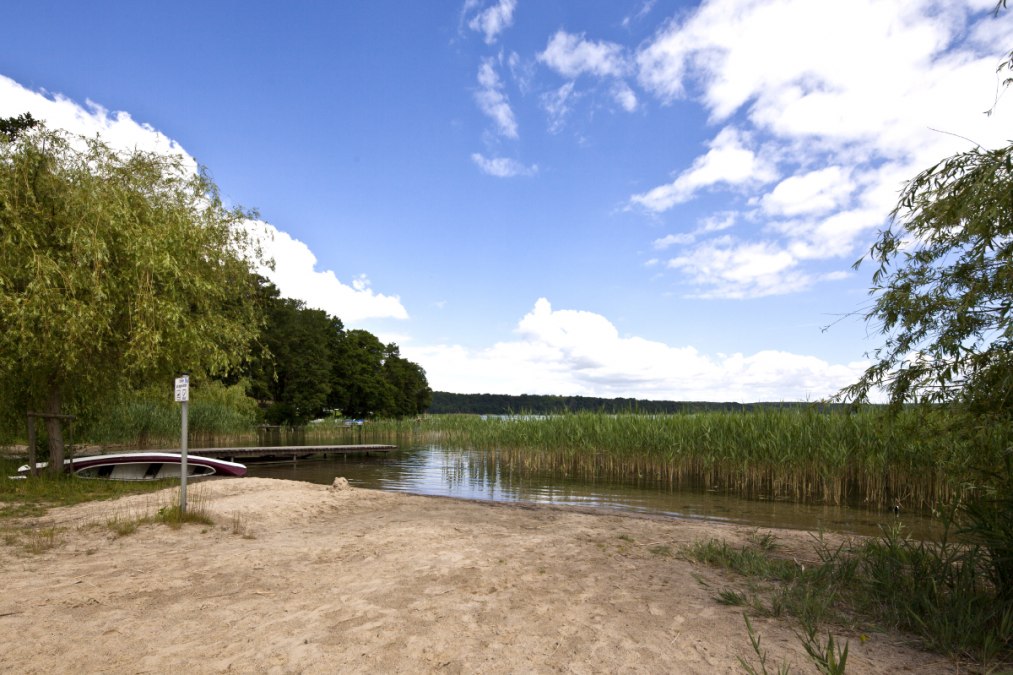 ... und der Sprung in das klare Wasser ist direkt am Campingplatz möglich, © Max Greiling