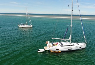 Segelt&ouml;rn auf der Ostsee mit sailingforyou . Die Segelyacht LARALINA ankert vor der D&auml;nischen Insel R&ograve;dsand // &copy; Jan M&ouml;ller
